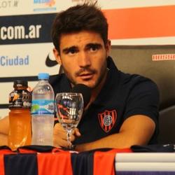 Cerutti concentró, pero no iría ni al banco