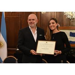 La Cuerva Anabella Mendoz, bicampeona mundial, distinguida por la Legislatura Porteña