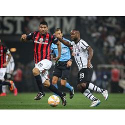 Por otro milagro, Ciclón...