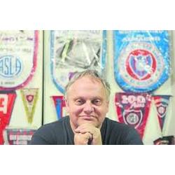 Adolfo Res: "Estamos publicando el quinto libro, con mucho esfuerzo"