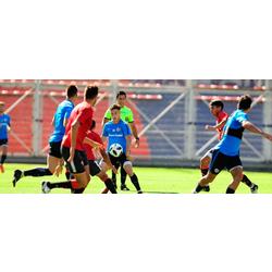 Entrenamiento y victoria amistosa