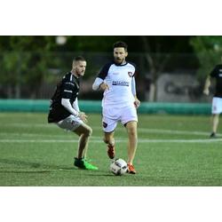 El Senior sigue firme arriba, tras vencer a Huracán