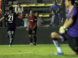 Noche victoriosa en Varela