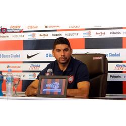 "Bancamos a muerte la idea del DT"