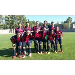 El campeón debutó con victoria